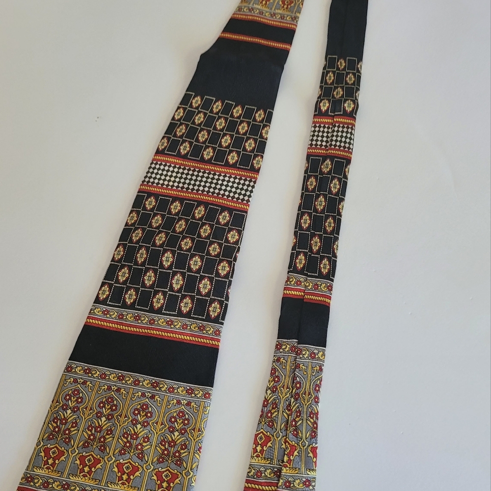 Black and Gold Geometric Patterned Mens TIE